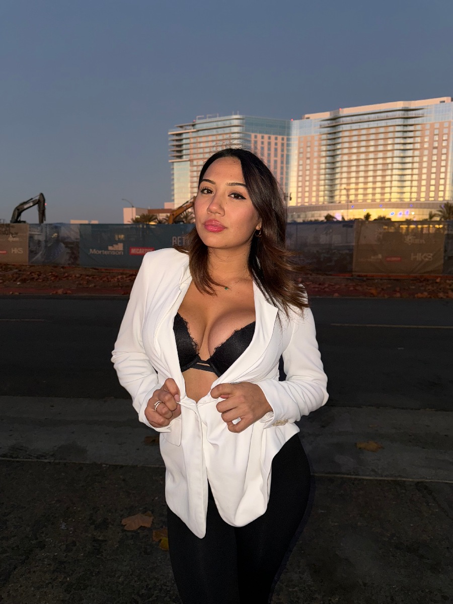 Take a pause and enjoy Ali Cruz — streaming from Kinshasa