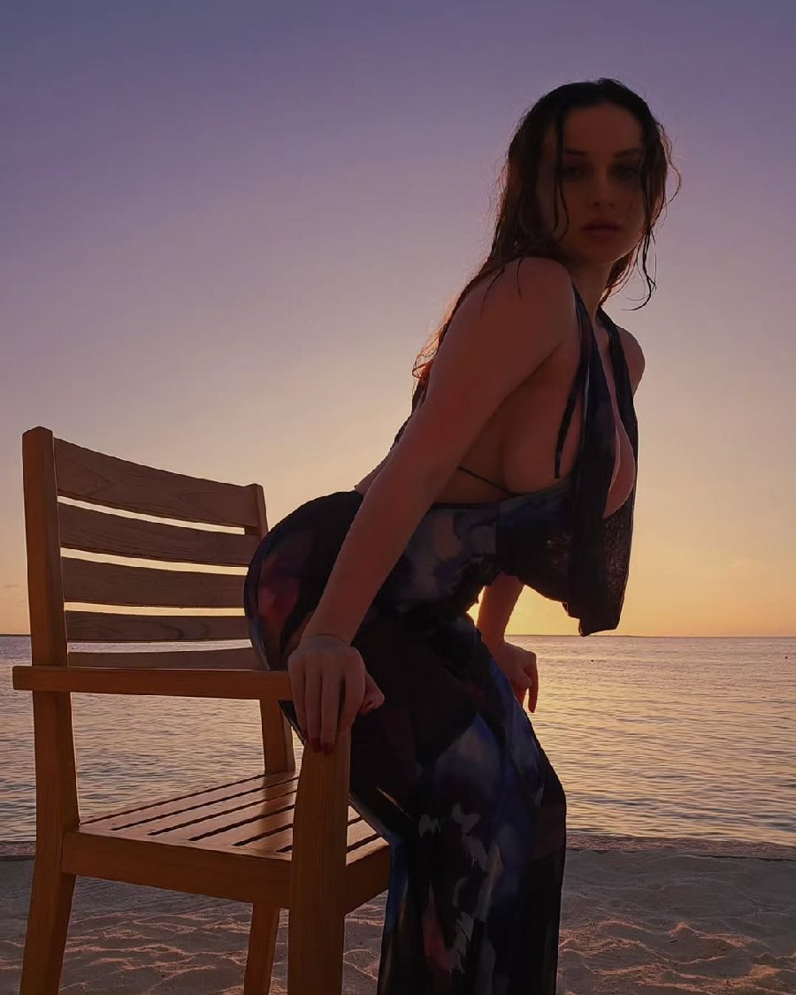 Sexy girl Miranda Faith nude in Kinshasa