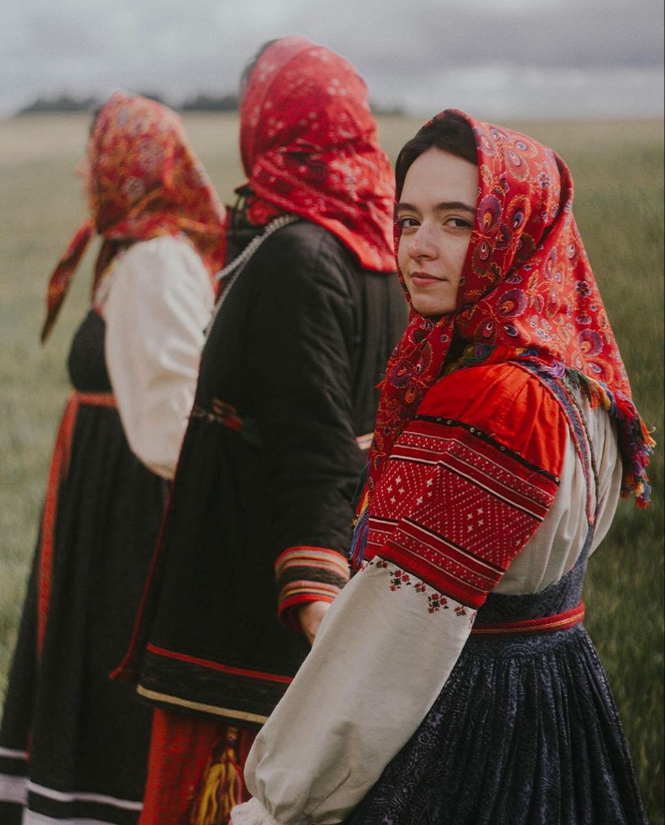 Women in Slavic costumes in Kinshasa