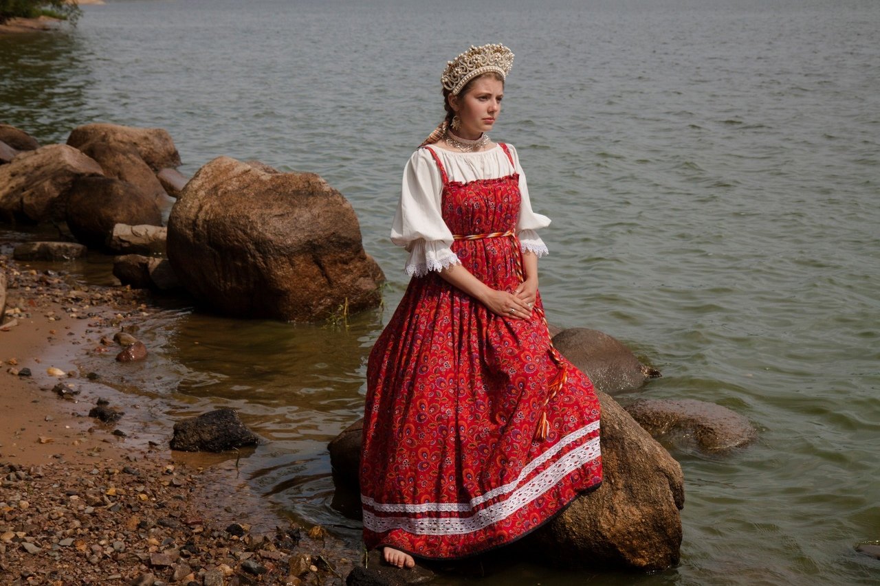 Women in Slavic costumes in Kinshasa