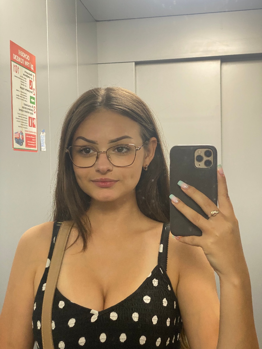 Sexy model Stacy in Kinshasa